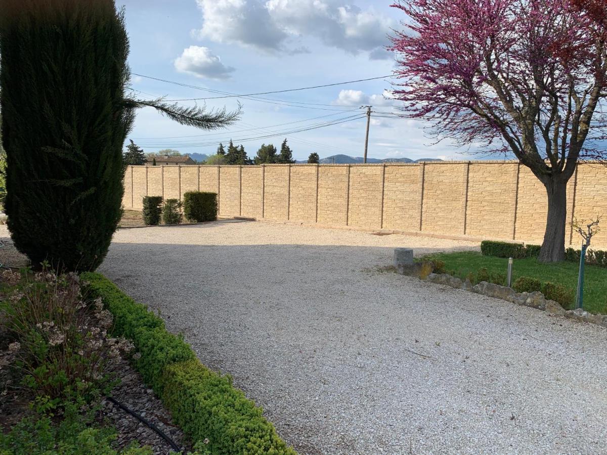 Domaine Des Ecureuils Bed and Breakfast Carpentras Buitenkant foto