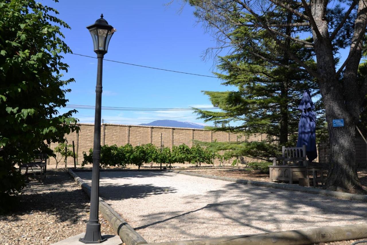 Domaine Des Ecureuils Bed and Breakfast Carpentras Buitenkant foto
